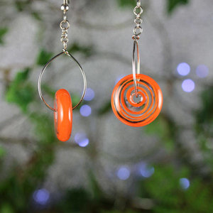 Lampwork Dangle Earrings // Soft Effetre Moretti Glass // Orange Candy Spiral Beaded Earrings // Z910